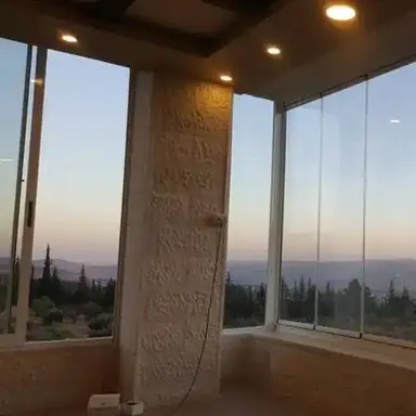 עבודה של ארז, סגירת מרפסת זכוכית (5)