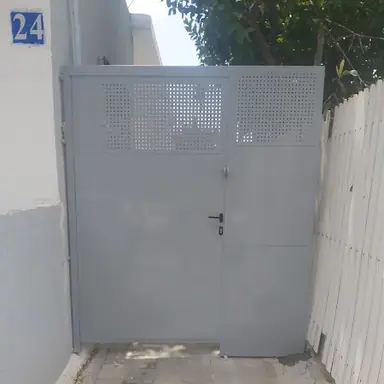 עבודה של זוהר, סגירת מרפסת זכוכית (1)