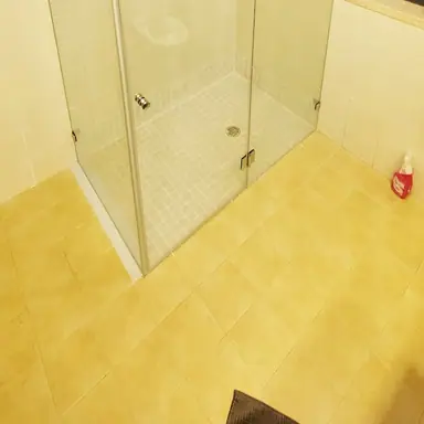 עבודה של אלירן, מתקין מקלחונים (4)