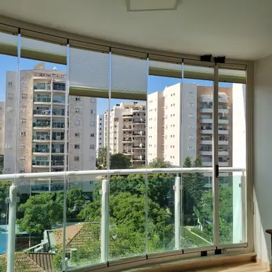 עבודה של ספרטק, סגירת מרפסת זכוכית (12)