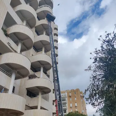 עבודה של רז, מפעיל מנוף (3)