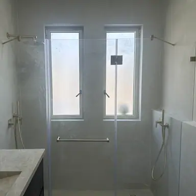 עבודה של בועז, מתקין מקלחונים (6)
