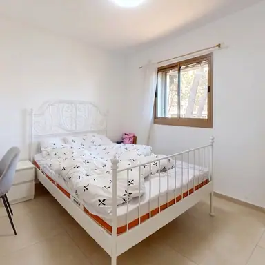 עבודה של אורי, מתווך (4)