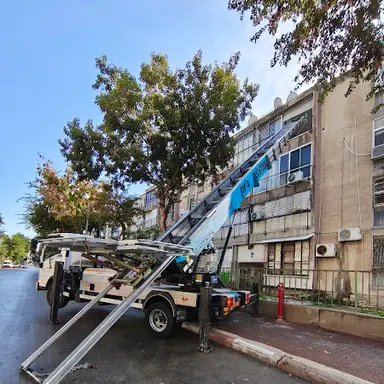עבודה של גבי, מפעיל מנוף (1)