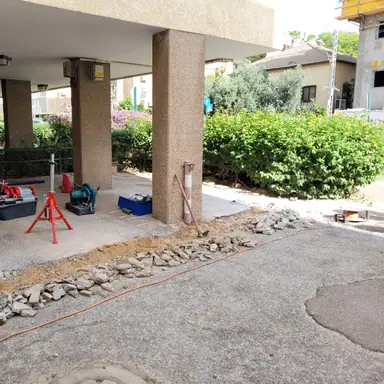 עבודה של קובי, אינסטלטור (3)