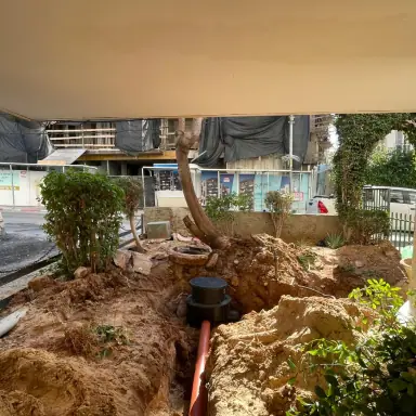 עבודה של יצחק, אינסטלטור (8)
