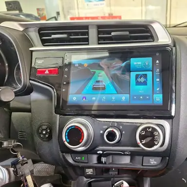 עבודה של אורן, מתקין מערכות לרכב (4)
