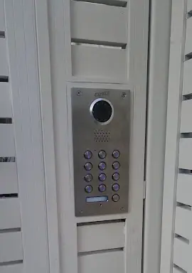 עבודה של רועי, טכנאי אזעקות ומצלמות (5)