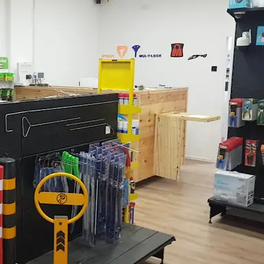 עבודה של צחי, מנעולן (2)