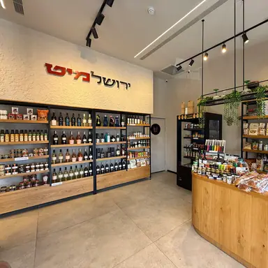 עבודה של קיארה, מעצב פנים (19)