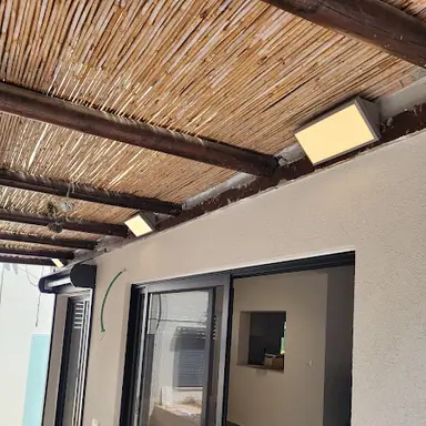 עבודה של רומן, חשמלאי (2)
