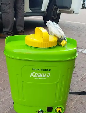 עבודה של אבי, מדביר (3)
