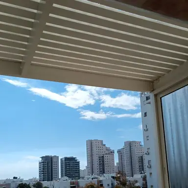עבודה של ישי, מתקין סוככים (22)