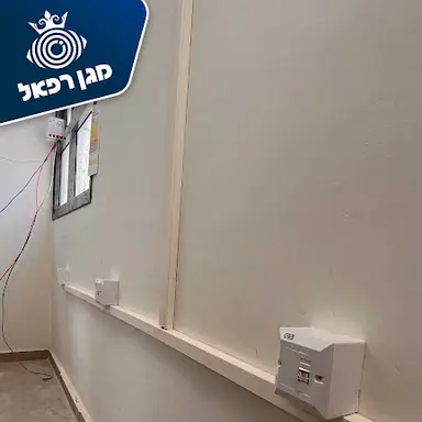 עבודה של משה, טכנאי אזעקות ומצלמות (3)