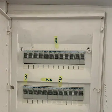 עבודה של דורון, חשמלאי (4)