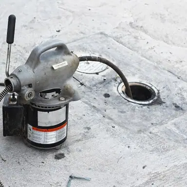 עבודה של לאון, אינסטלטור (2)