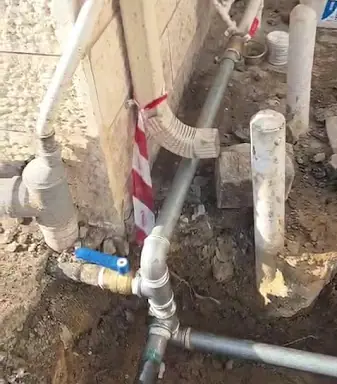 עבודה של קובי, אינסטלטור (2)