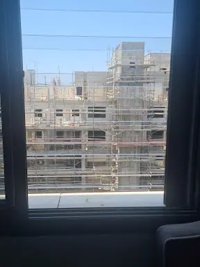 עבודה של ארז, סגירת מרפסת זכוכית (16)