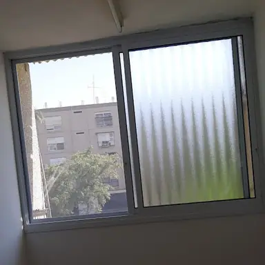 עבודה של גנאדי, סגירת מרפסת זכוכית (10)