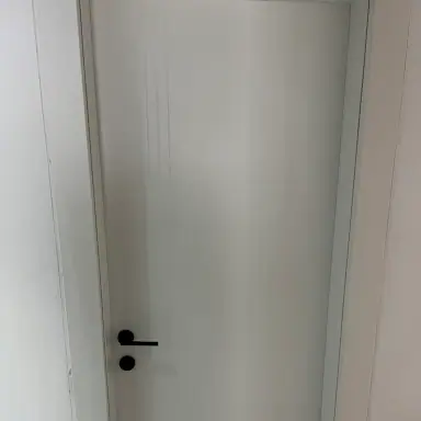 עבודה של אורן, מתקין דלתות (5)