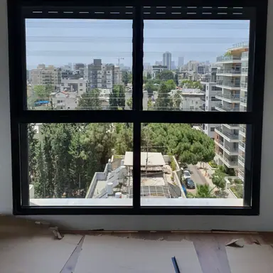 עבודה של ארז, סגירת מרפסת זכוכית (22)