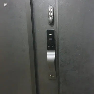 עבודה של שמעון, מנעולן (10)