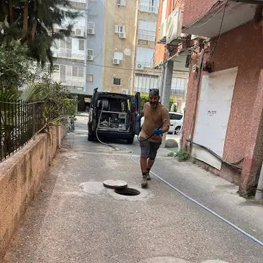 עבודה של אריק, חברת ביובית (22)