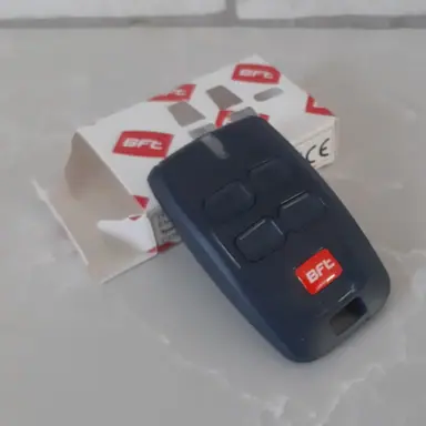 עבודה של גבי, מנעולן (12)