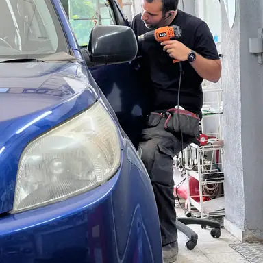 עבודה של גיא, השחרת חלונות לרכב (8)