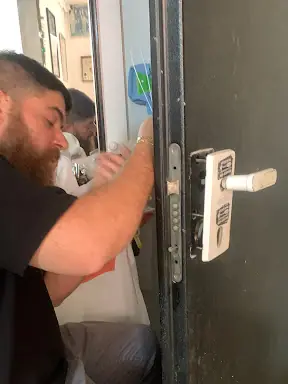 עבודה של זיו, מנעולן (5)