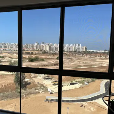 עבודה של ישראל, סגירת מרפסת זכוכית (14)