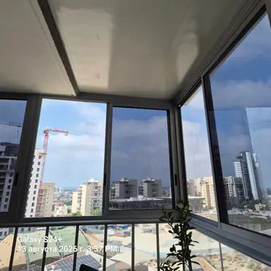 עבודה של ישראל, סגירת מרפסת זכוכית (10)