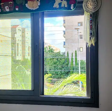 עבודה של ארז, סגירת מרפסת זכוכית (21)
