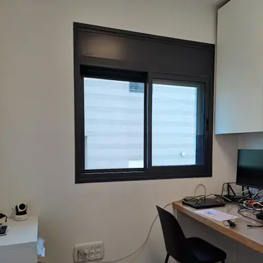 עבודה של ארז, סגירת מרפסת זכוכית (24)