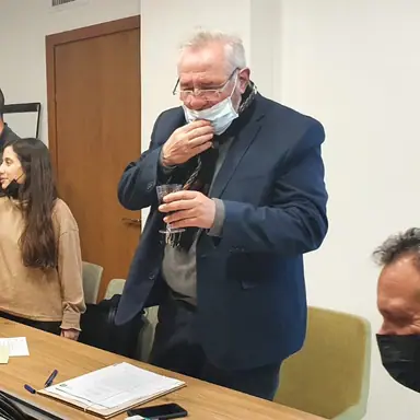 עבודה של יוסי, מתווך (9)