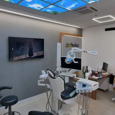 עבודה של מילאד, רופא שיניים (3)
