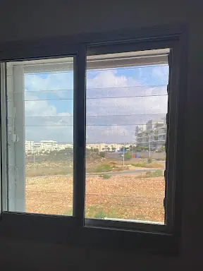 עבודה של ארז, סגירת מרפסת זכוכית (18)