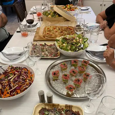 עבודה של גיא, חברת קייטרינג (17)