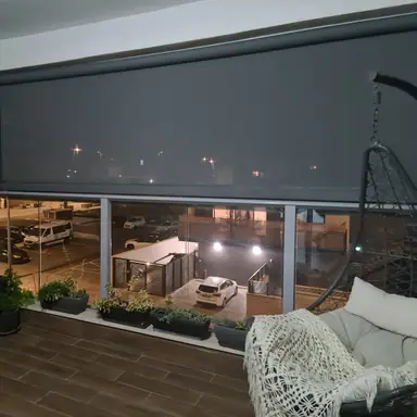 עבודה של איציק, מתקין סוככים (21)