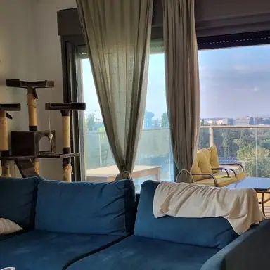 עבודה של אנדריי, מתקין תריסים (5)