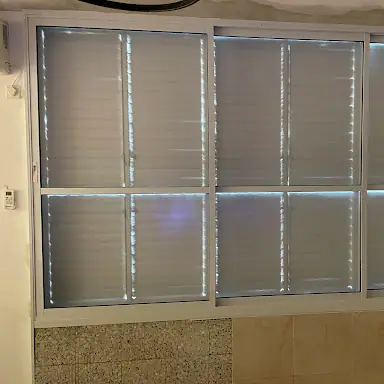 עבודה של זוהר, סגירת מרפסת זכוכית (4)