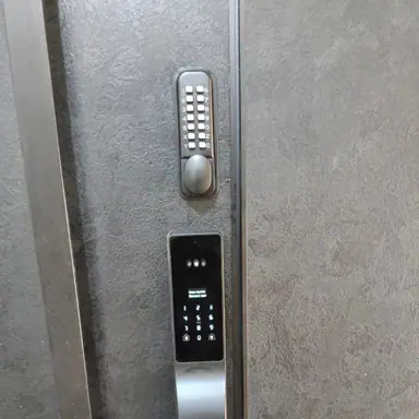 עבודה של שמעון, מנעולן (11)