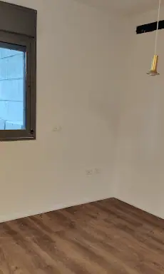 עבודה של אורן, מתקין פרקטים (17)