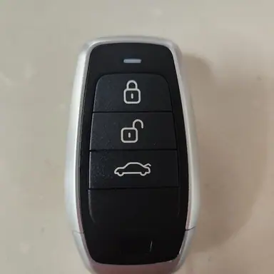 עבודה של ארז, מנעולן (3)