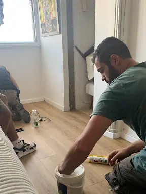 עבודה של מיכאל, מתקין פרקטים (7)