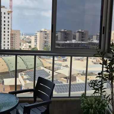 עבודה של ישראל, סגירת מרפסת זכוכית (12)