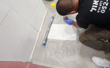 עבודה של אלעד, אינסטלטור (16)