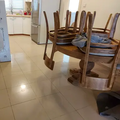 עבודה של אליהו, מתקין פרקטים (10)