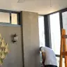 תמונה שצירף לקוח לביקורת על ישראל, סגירת מרפסת זכוכית (2)