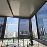 תמונה שצירף לקוח לביקורת על ישראל, סגירת מרפסת זכוכית (1)